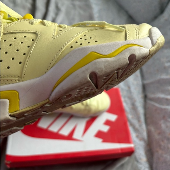 Nike Jordan 6 Retro Dynamic Yellow - Picture 6 of 9